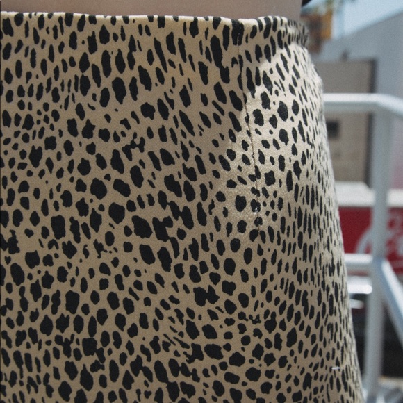 NWOT Chetah skirt Brandy Melville - Picture 4 of 6